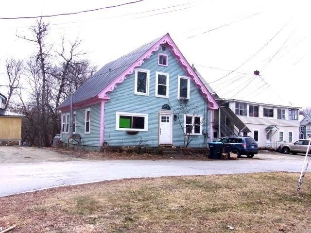 Unit for sale at 8 Oak Hill, Haverhill, NH 03785