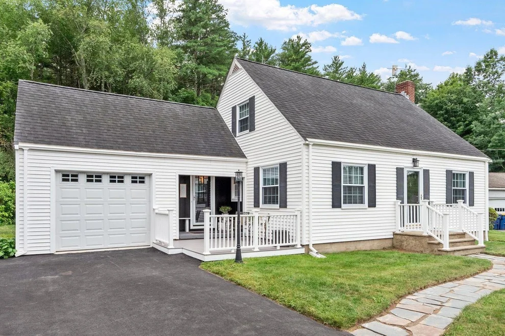 Unit for sale at 8 Kimball, Plaistow, NH 03865