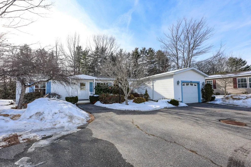 Unit for sale at 29 Magnolia, Belmont, NH 03220