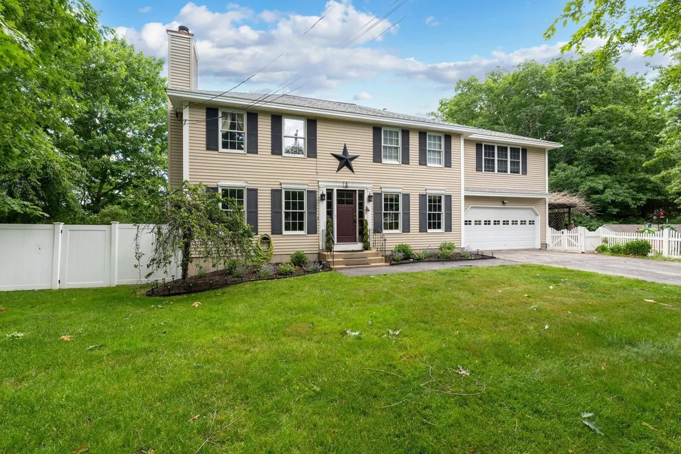 Unit for sale at 4 Faith, Derry, NH 03038