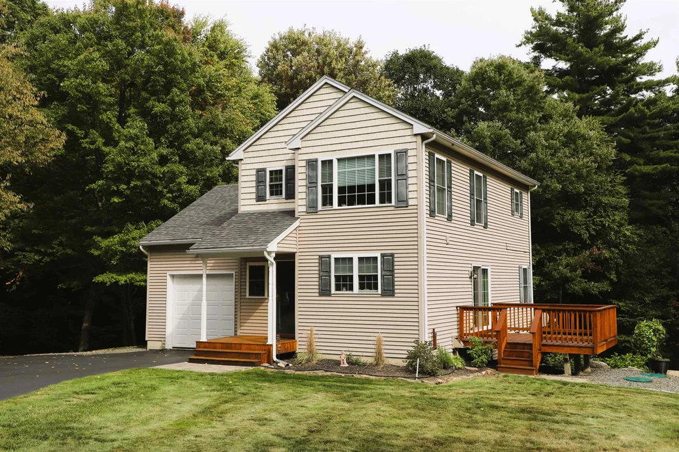 Unit for sale at 37 Poplar, Vernon, VT 05354