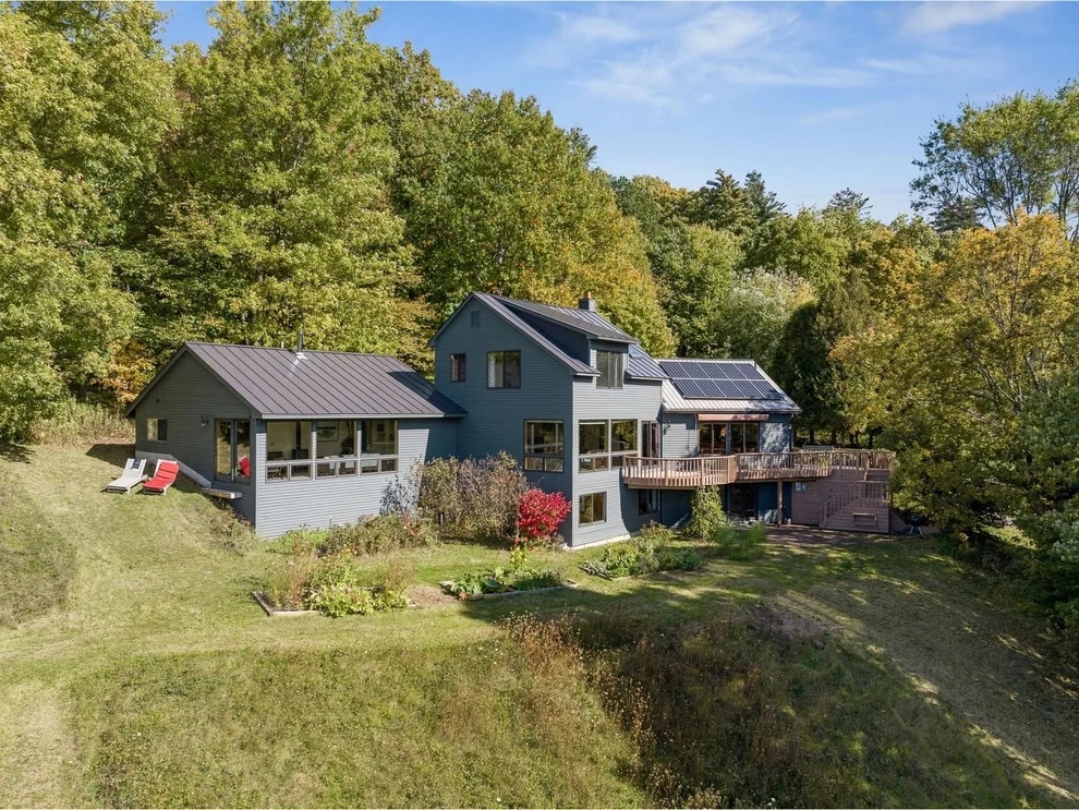 Unit for sale at 517 White Birch, Charlotte, VT 05445