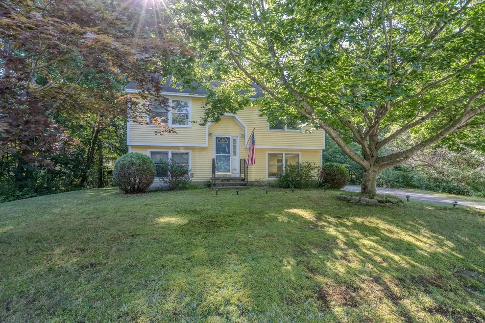 Unit for sale at 7 Woods, Newmarket, NH 03857