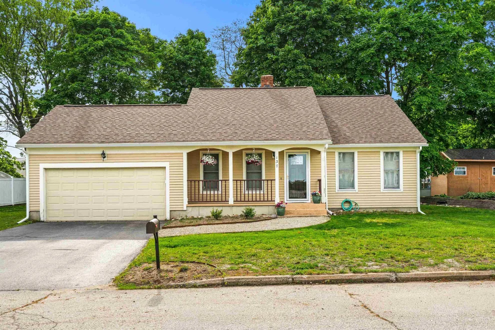 Unit for sale at 137 Wedgewood, Manchester, NH 03109