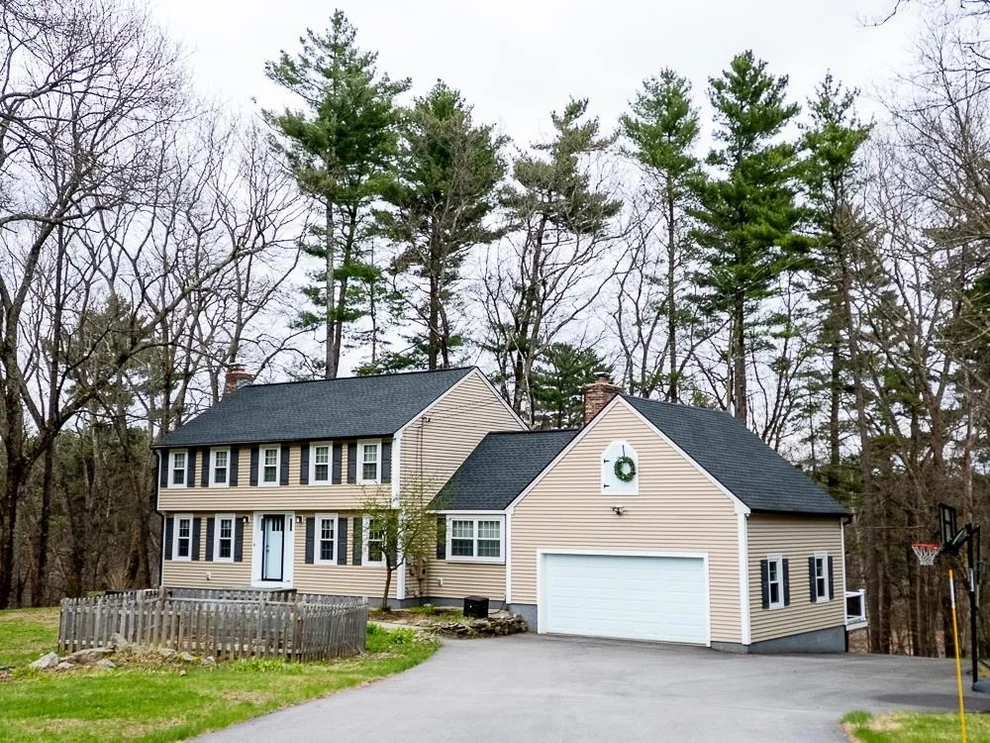 Unit for sale at 6 Hubbard Hill, Derry, NH 03038