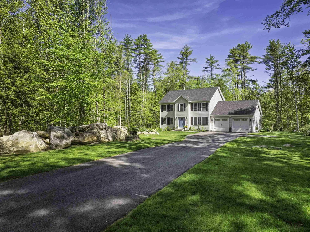 Unit for sale at 16 Stagecoach, Barrington, NH 03825