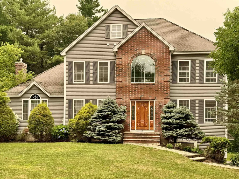 Unit for sale at 35 Mockingbird Hill, Windham, NH 03087