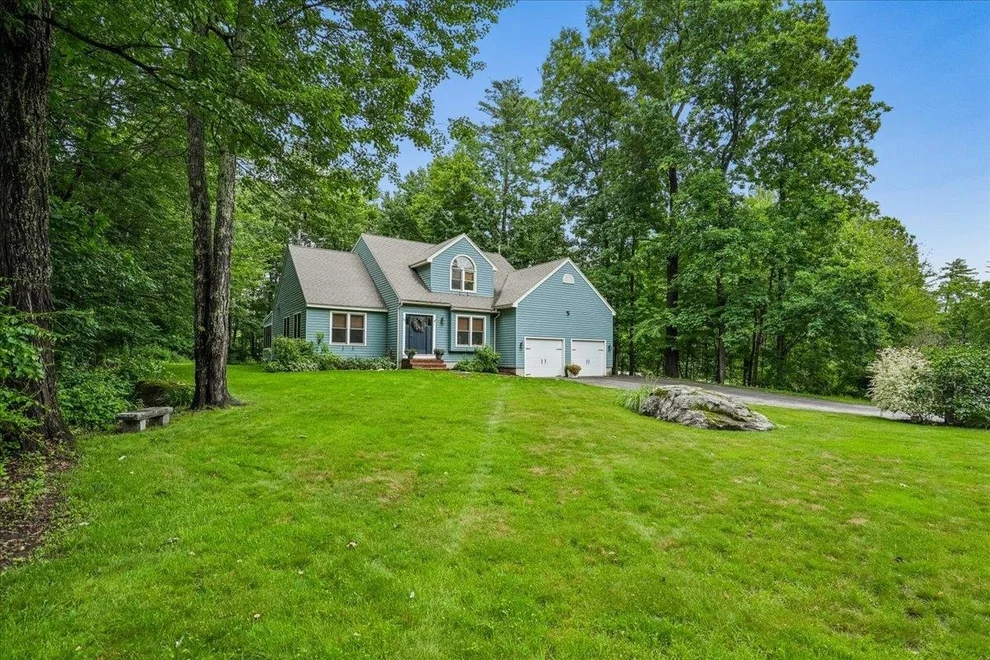 Unit for sale at 72 Oakmont, Concord, NH 03301