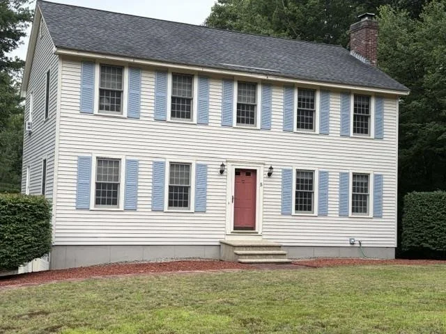 Unit for sale at 5 McEnroe, Londonderry, NH 03053