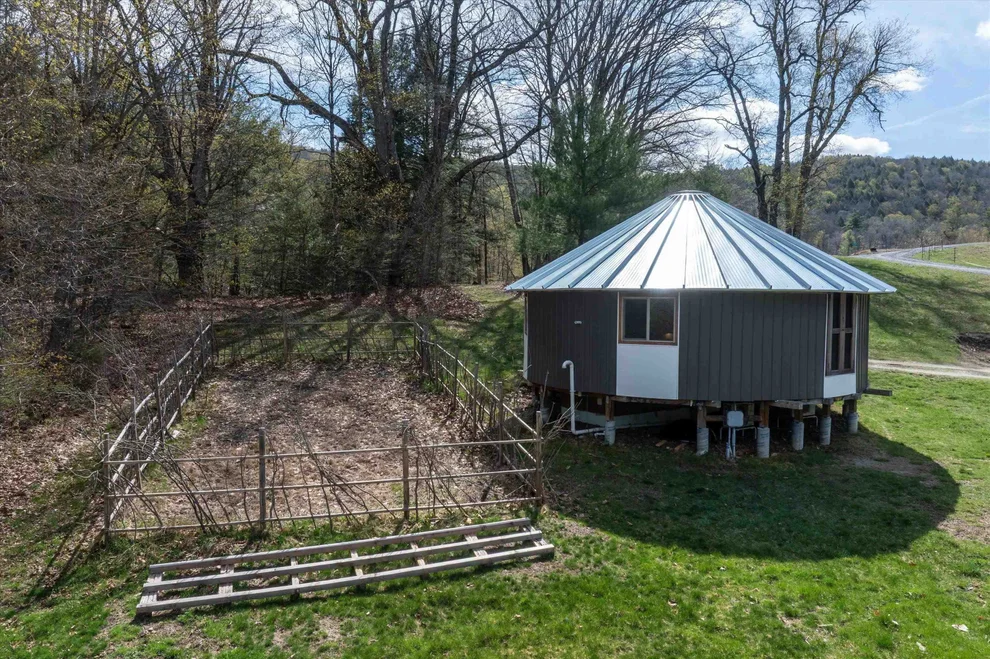 Unit for sale at 757 Weatherhead Hollow, Guilford, VT 05301