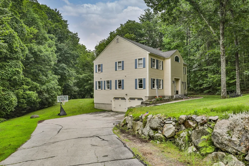 Unit for sale at 41 Wellesley, Bedford, NH 03110