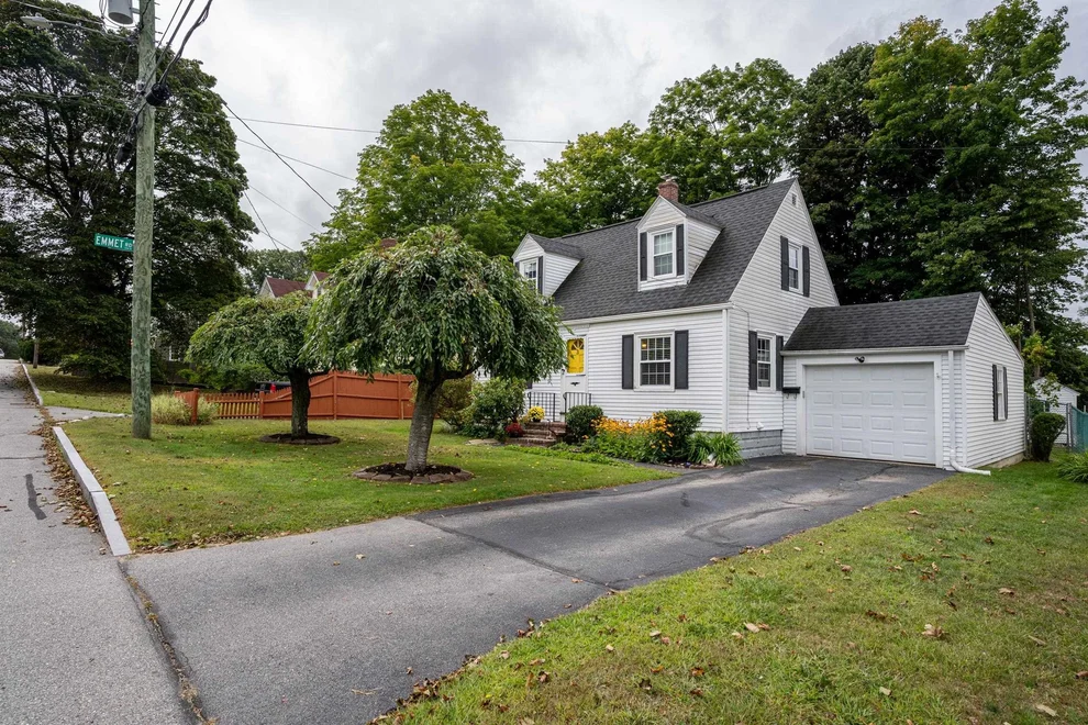 Unit for sale at 3 Birchwood, Dover, NH 03820