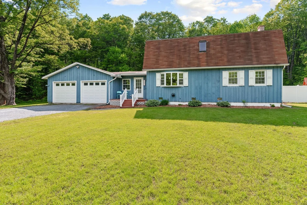 Unit for sale at 1083 North, Hinesburg, VT 05461