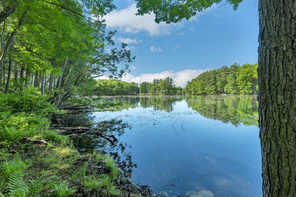 Unit for sale at 40 Norwood, Salem, NH 03079