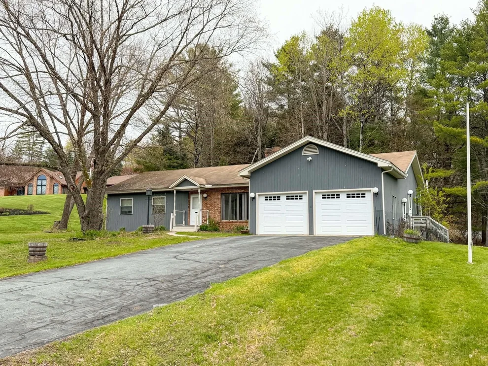 Unit for sale at 394 Farmer, St. Johnsbury, VT 05819