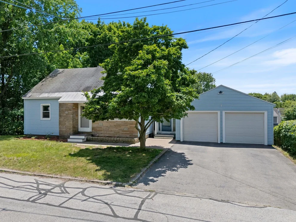 Unit for sale at 493 Laurel, Manchester, NH 03103