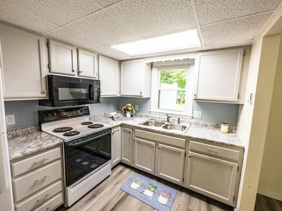Unit for sale at 86 Pinecrest, Essex, VT 05452