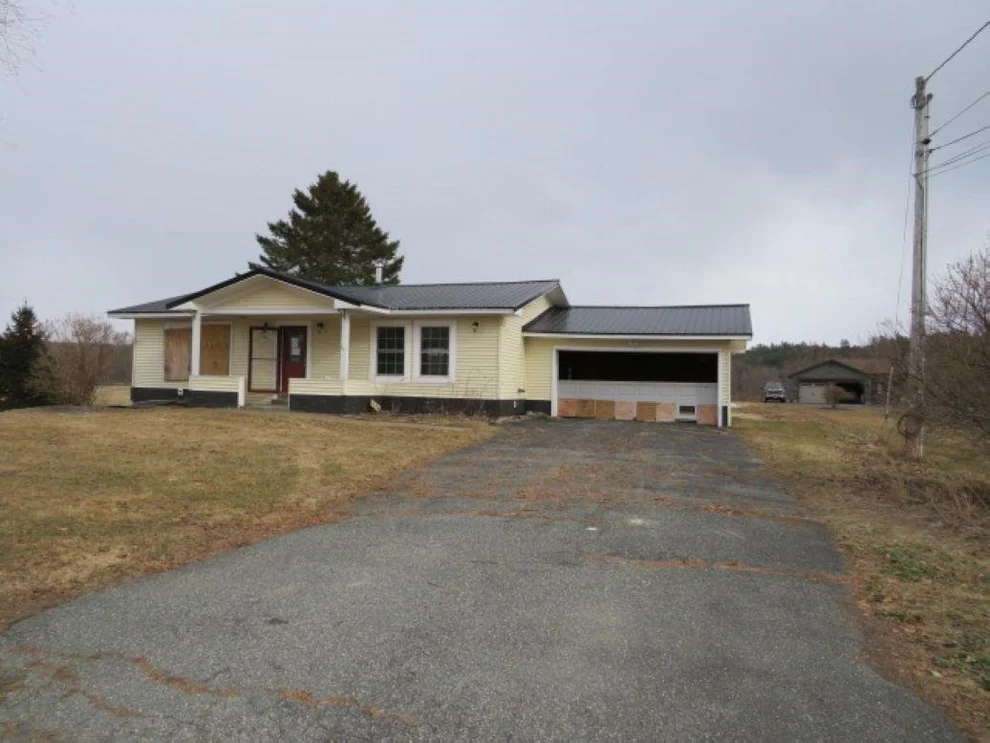 Unit for sale at 7021 Vermont Route 100, Troy, VT 05868
