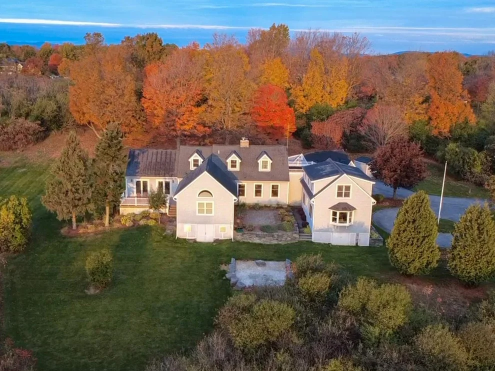 Unit for sale at 139 Southridge, Shelburne, VT 05482