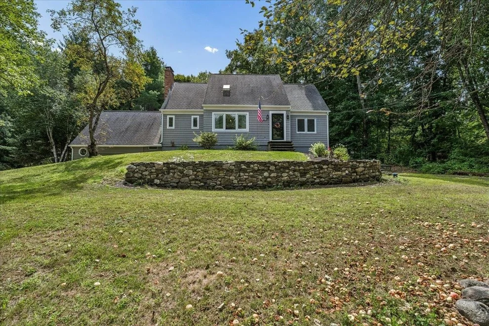 Unit for sale at 93 Old Nashua, Londonderry, NH 03053