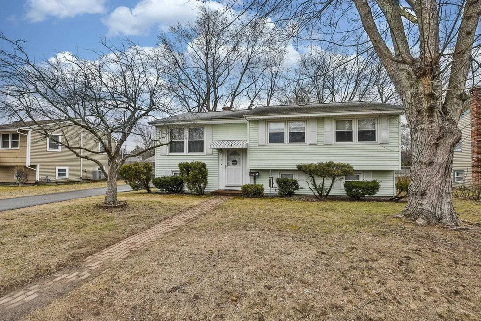 Unit for sale at 8 Kingston, Nashua, NH 03060