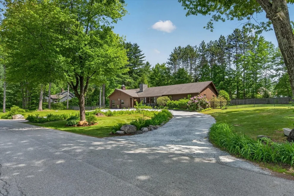 Unit for sale at 431 Brookwood, Mendon, VT 05701