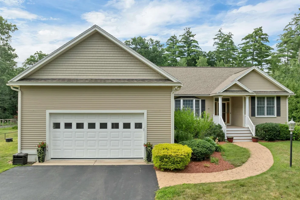 Unit for sale at 112 Pinecrest, Litchfield, NH 03052