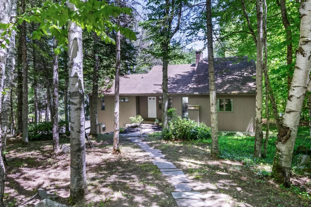 Unit for sale at 10 Wedgewood, Grantham, NH 03753