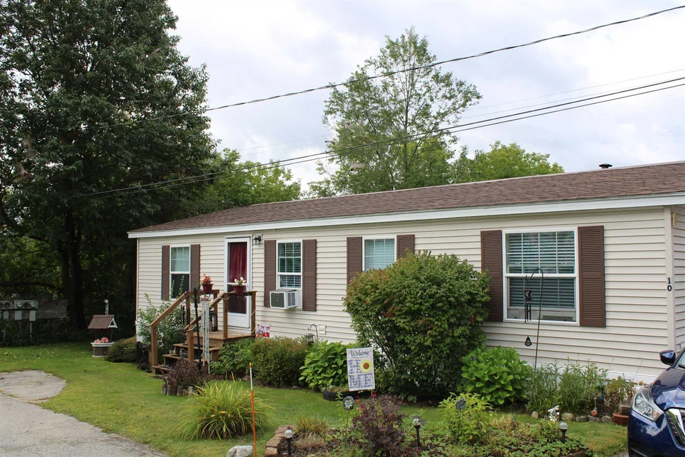 Unit for sale at 10 Hilltop, Littleton, NH 03561