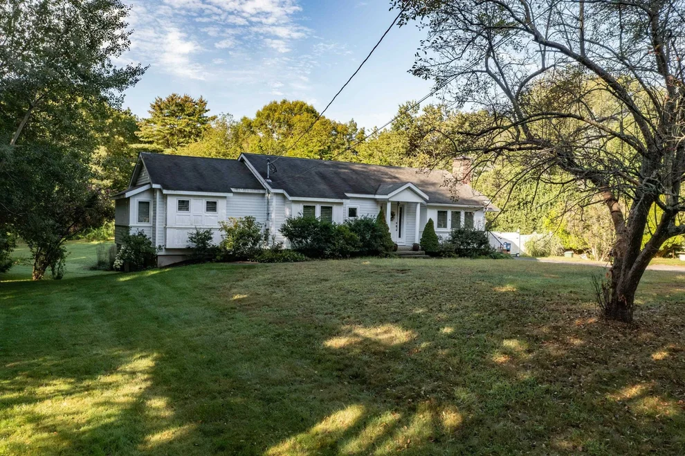 Unit for sale at 29 Depot, Hampton Falls, NH 03844