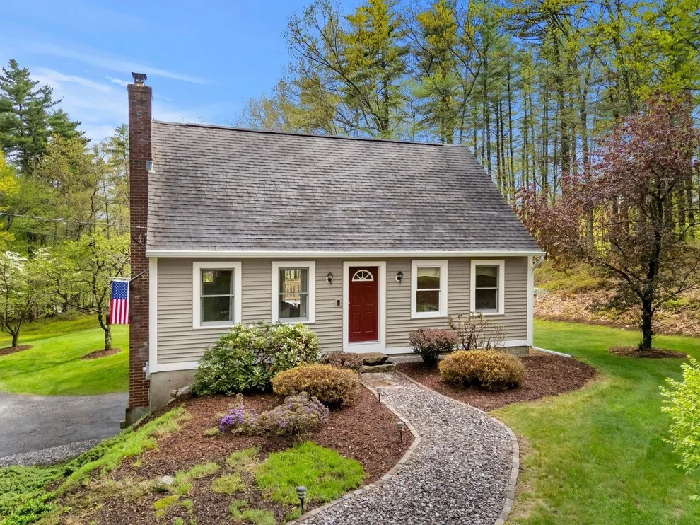 Unit for sale at 46 Pinecrest, Bedford, NH 03110