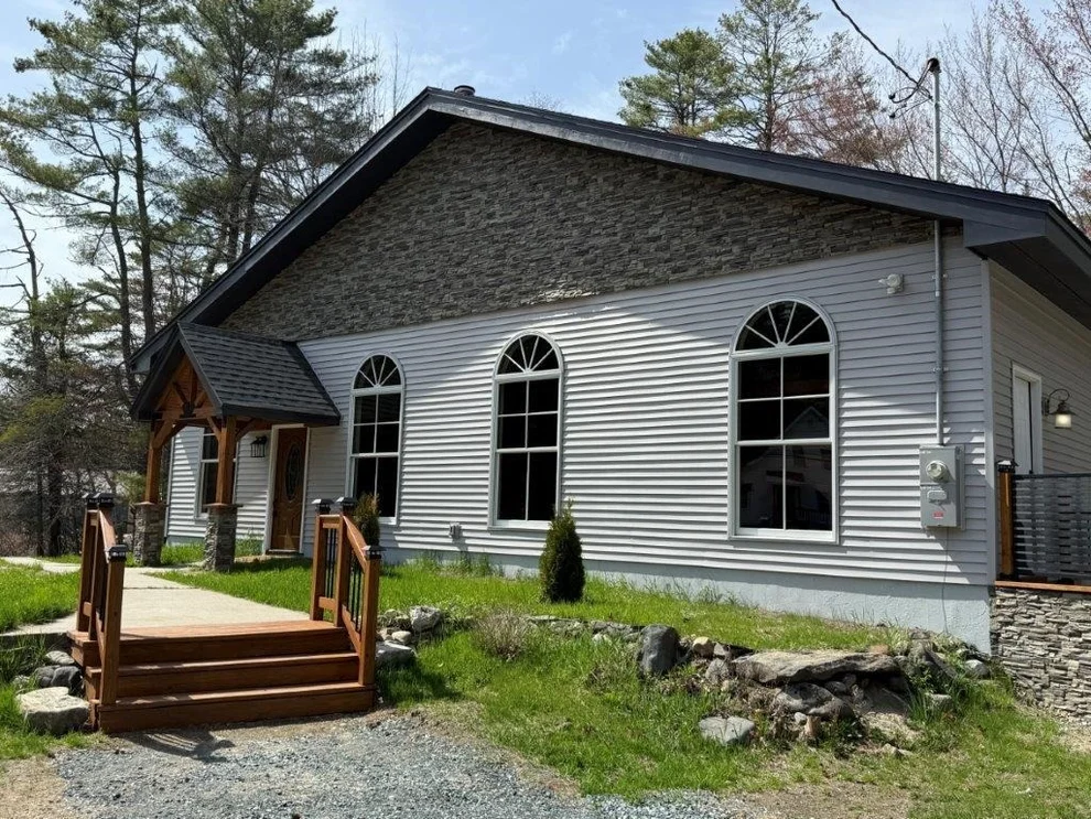 Unit for sale at 1011 US Route 4, Canaan, NH 03741