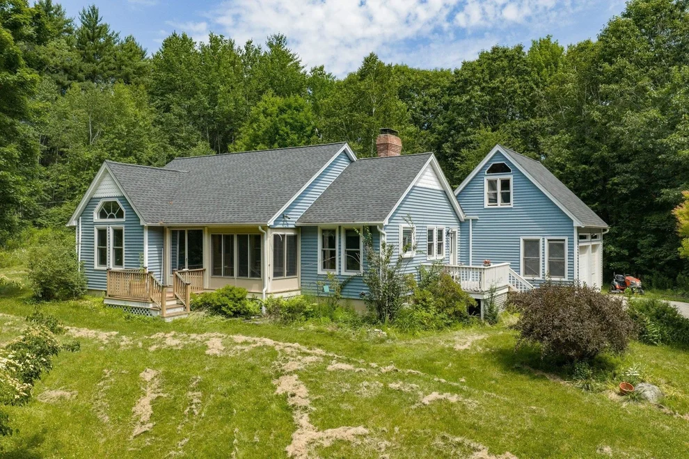 Unit for sale at 35 Stevens Hill, Nottingham, NH 03290