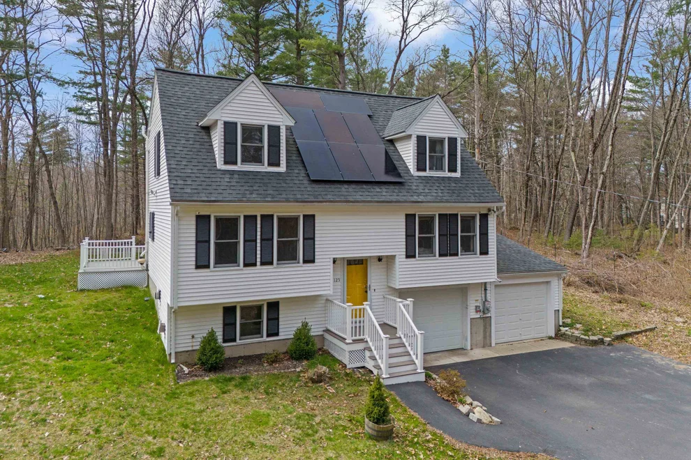 Unit for sale at 125 S Main, Newton, NH 03858