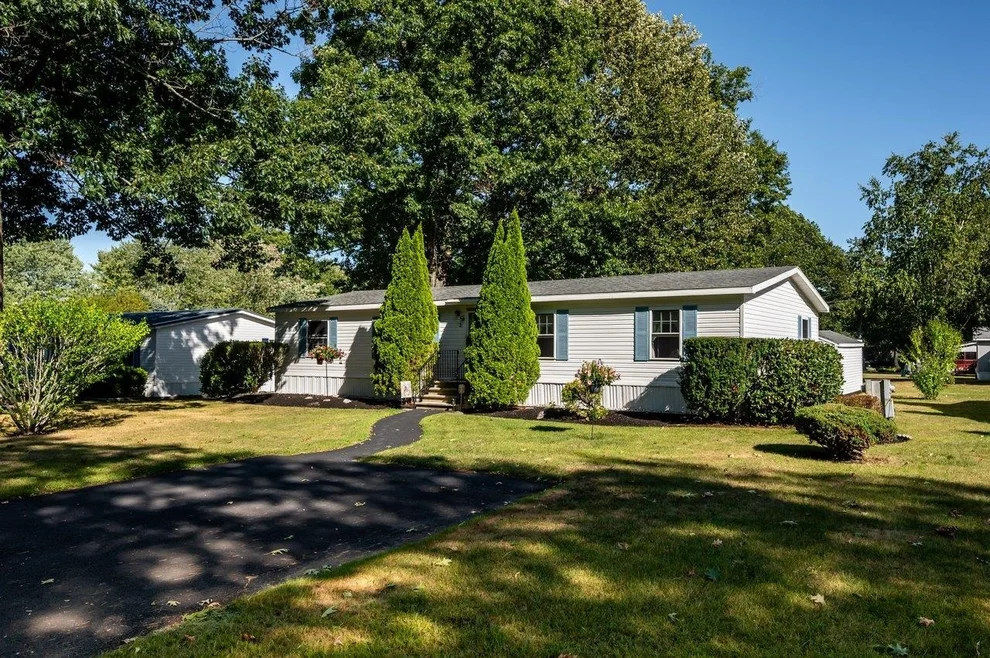 Unit for sale at 21 Oak, North Hampton, NH 03862
