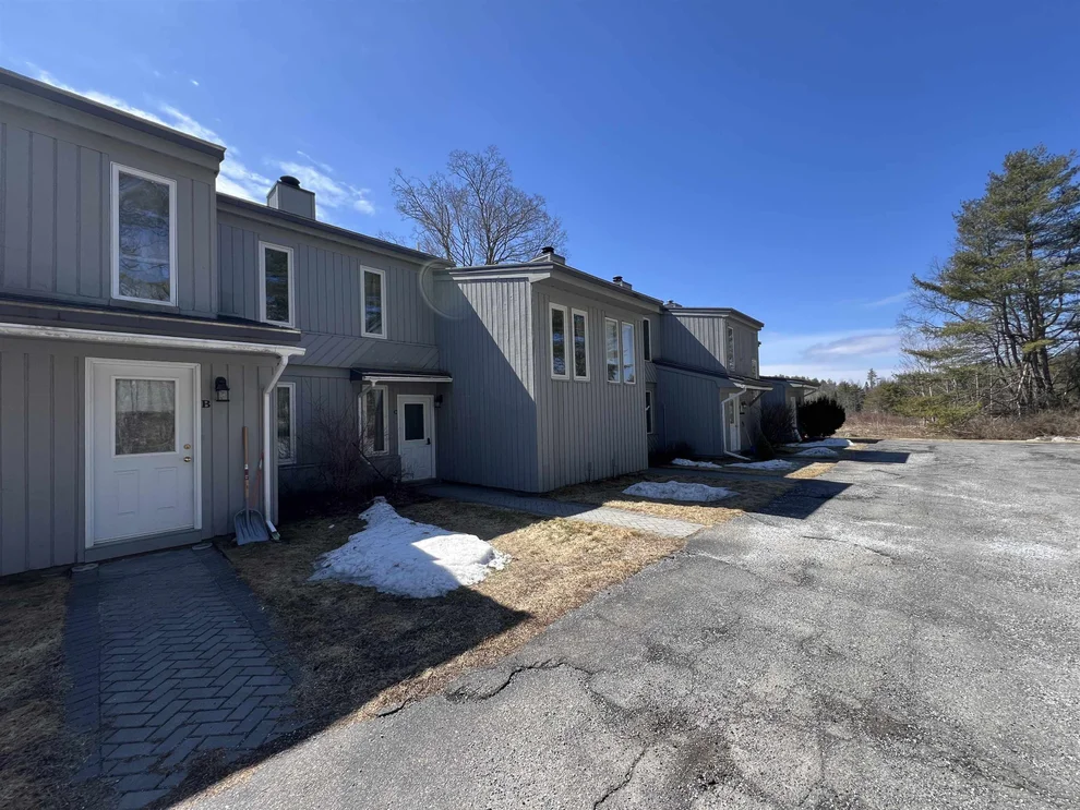 Unit for sale at 3095 Thompsonburg, Londonderry, VT 05155
