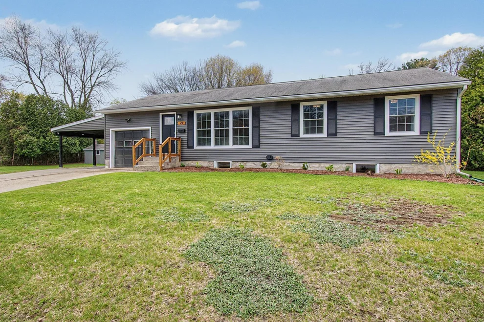 Unit for sale at 49 Helen, South Burlington, VT 05403