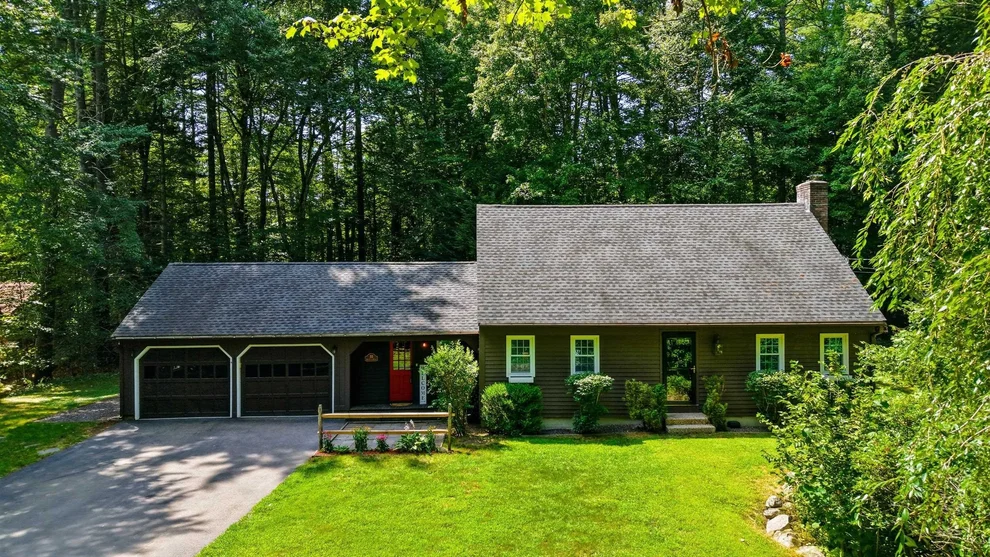 Unit for sale at 22 Old Coach, Amherst, NH 03031