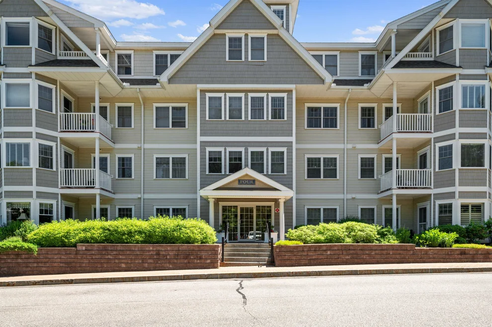Unit for sale at 4 Sterling Hill, Exeter, NH 03833