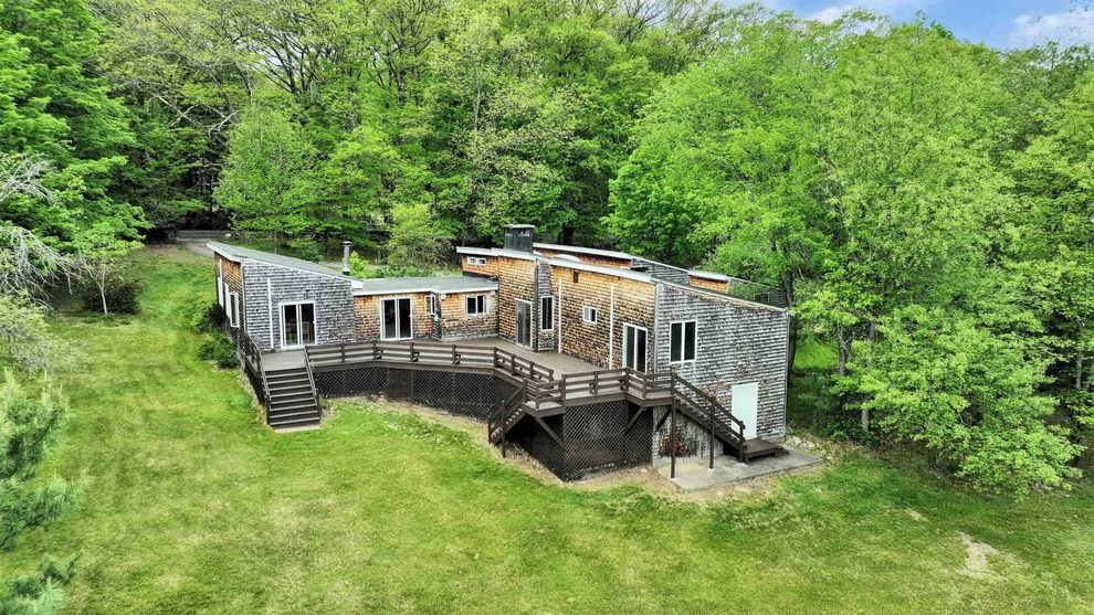 Unit for sale at 277 Old Street, Peterborough, NH 03458