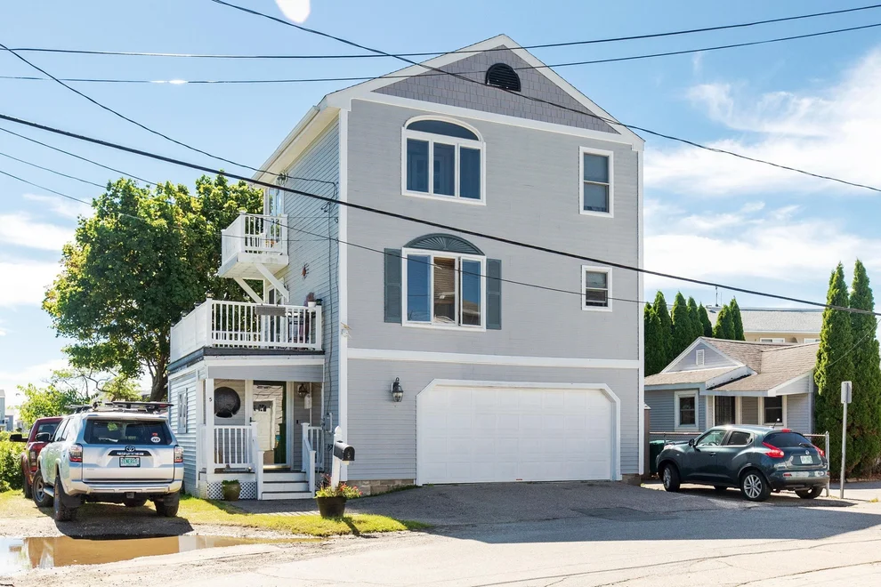 Unit for sale at 5 Viking, Hampton, NH 03842