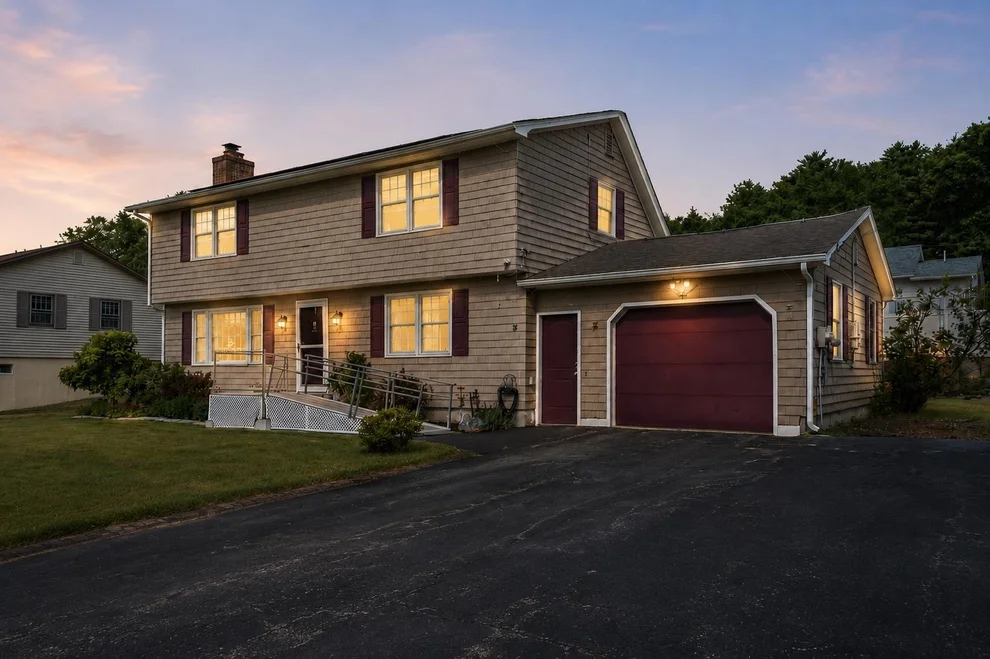 Unit for sale at 7 Hopi, Nashua, NH 03063