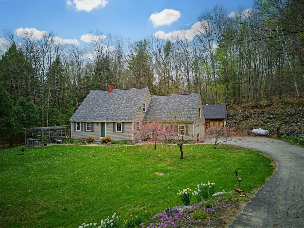 Unit for sale at 22 Hillview, Chichester, NH 03258