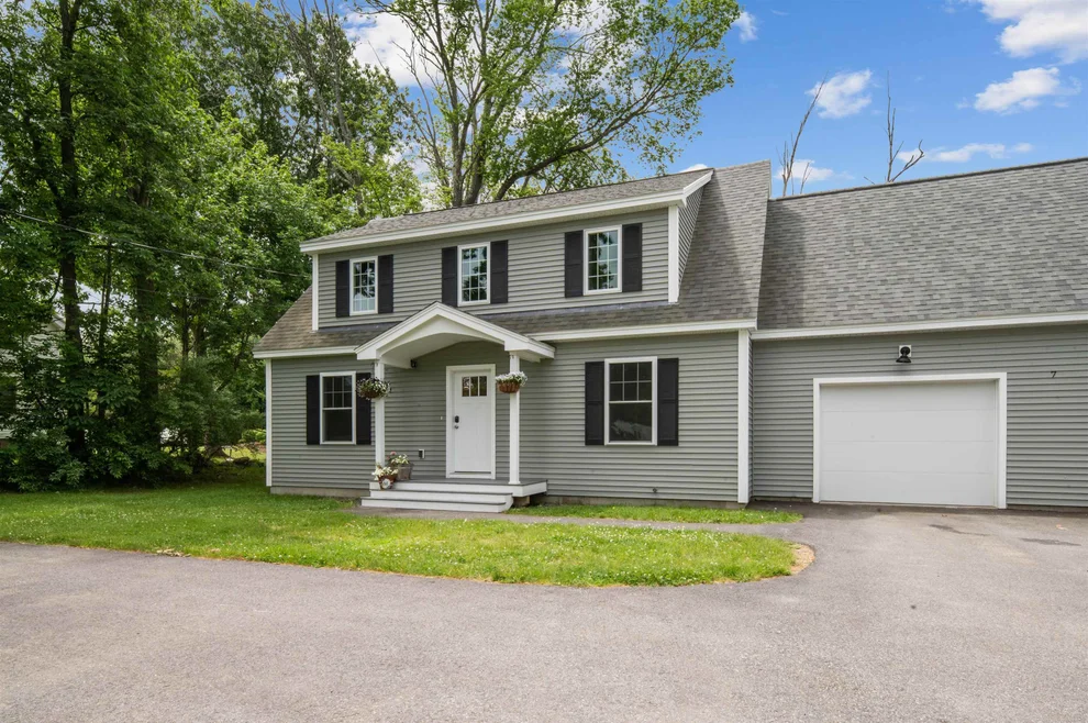 Unit for sale at 7 Hampton, Exeter, NH 03833