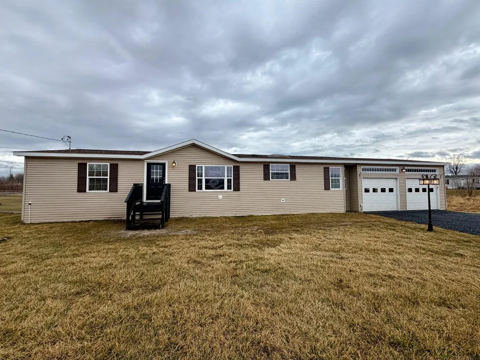 Unit for sale at 111 Deso, Alburgh, VT 05440