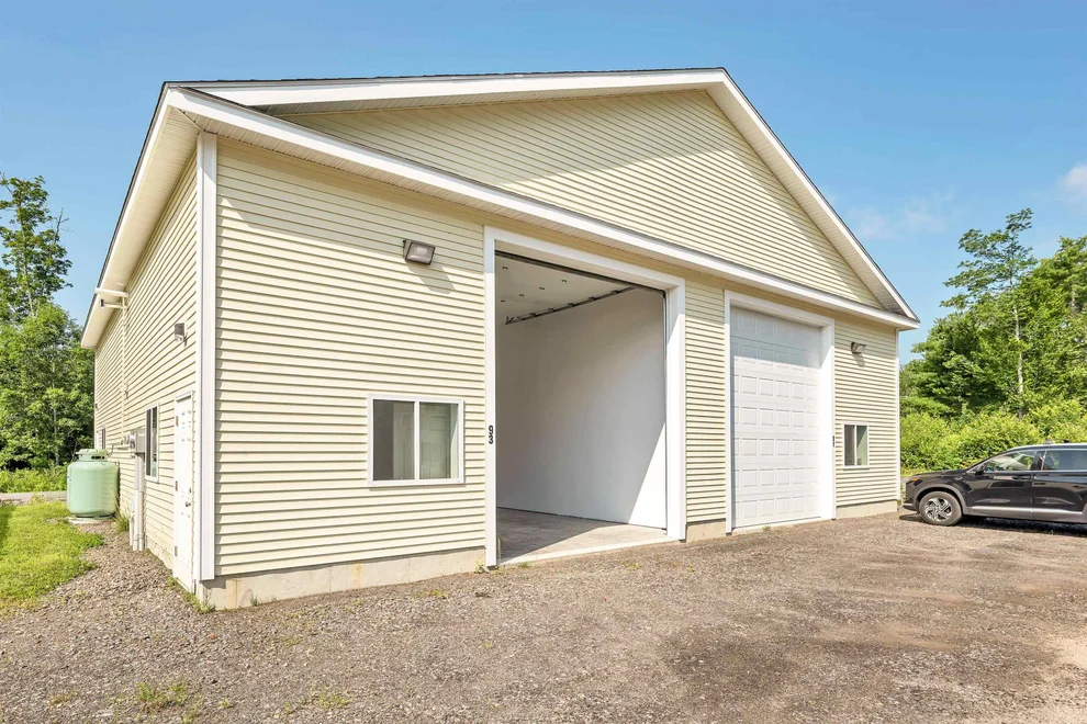 Unit for sale at 121 Isinglass, Barrington, NH 03825