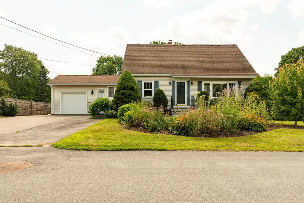 Unit for sale at 22 Crescent, Dover, NH 03820