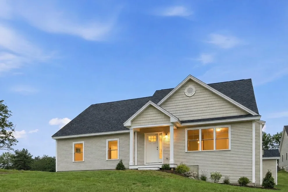 Unit for sale at 10 Juliana, Nashua, NH 03064