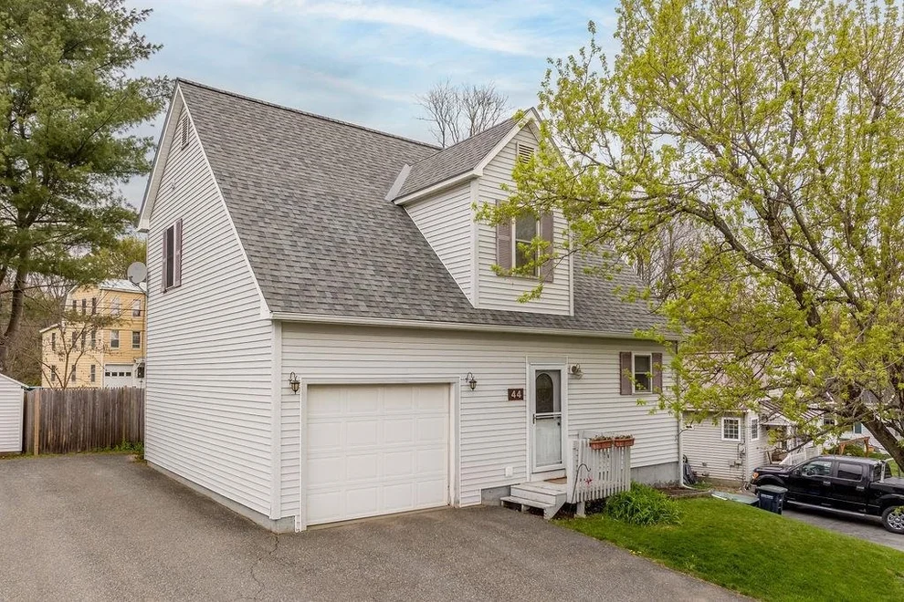 Unit for sale at 44 Acorn, Hartford, VT 05001