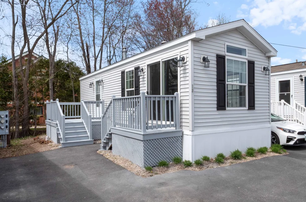 Unit for sale at 13 Brookwood, Salem, NH 03079